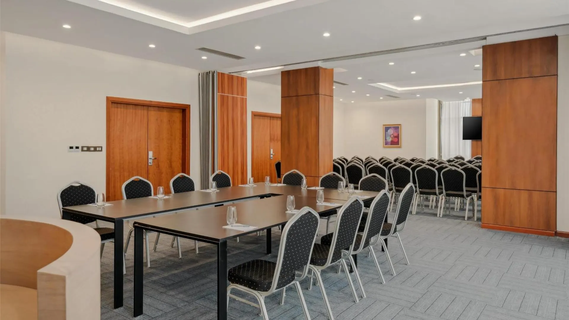 Doubletree By Hilton Addis Ababa Airport Hotel