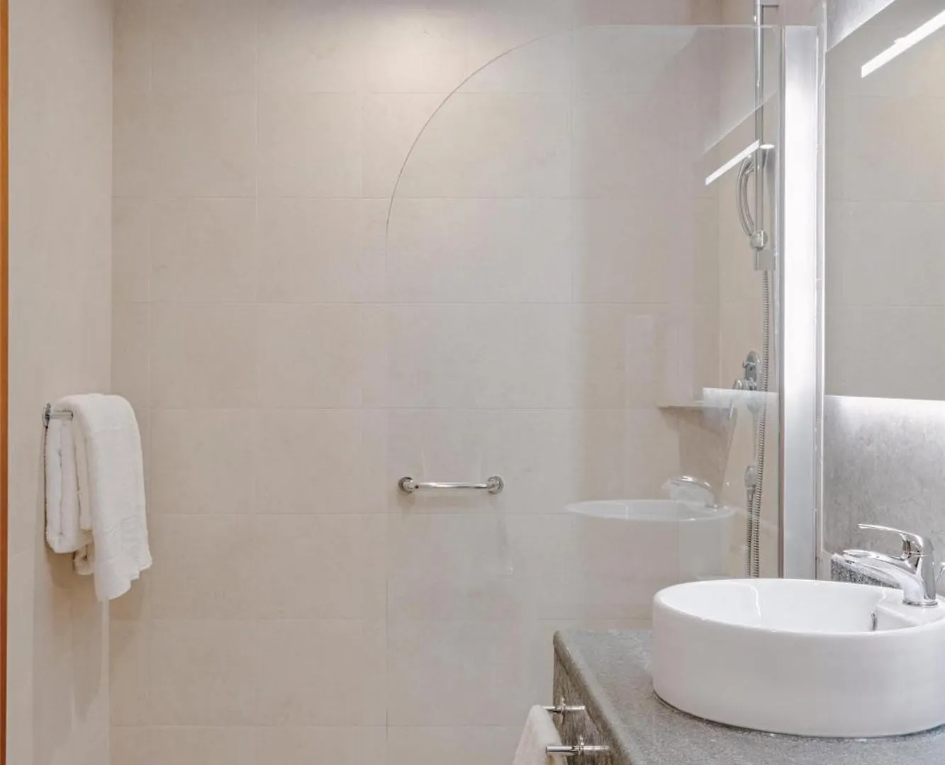 Doubletree By Hilton Addis Ababa Airport Hotel