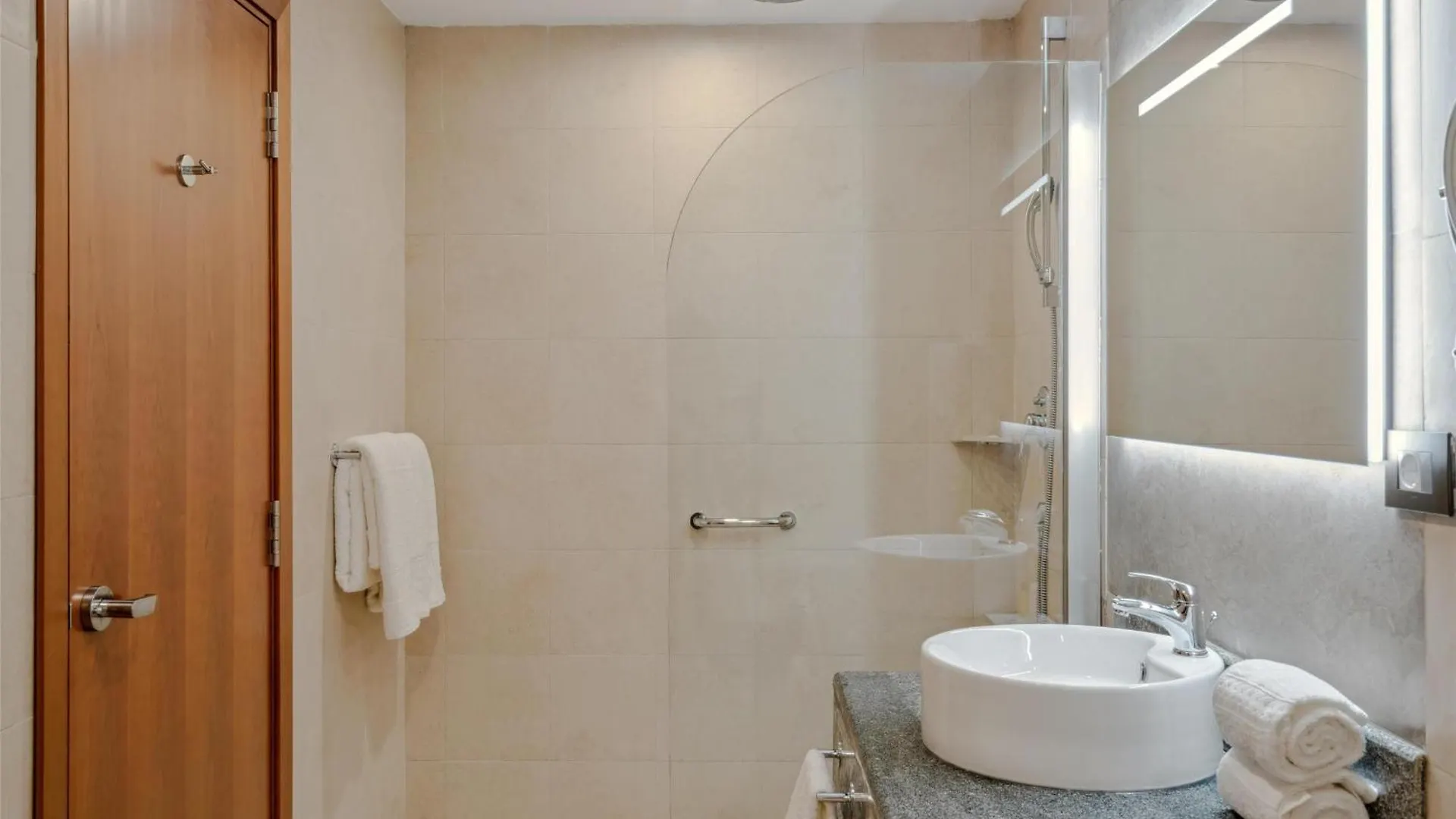 Doubletree By Hilton Addis Ababa Airport Hotel
